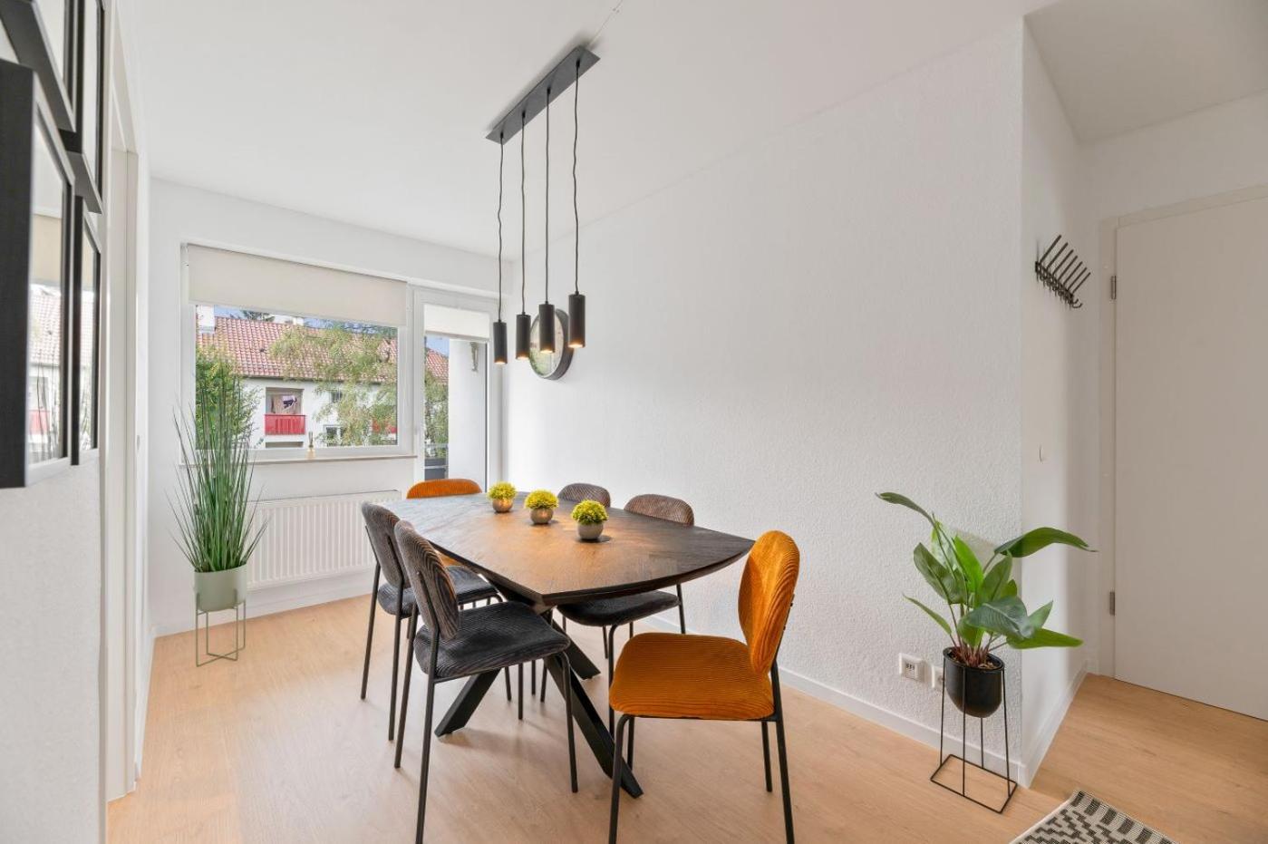 Westside Flat - 5Min To Downtown Appartement Ludwigsburg Buitenkant foto