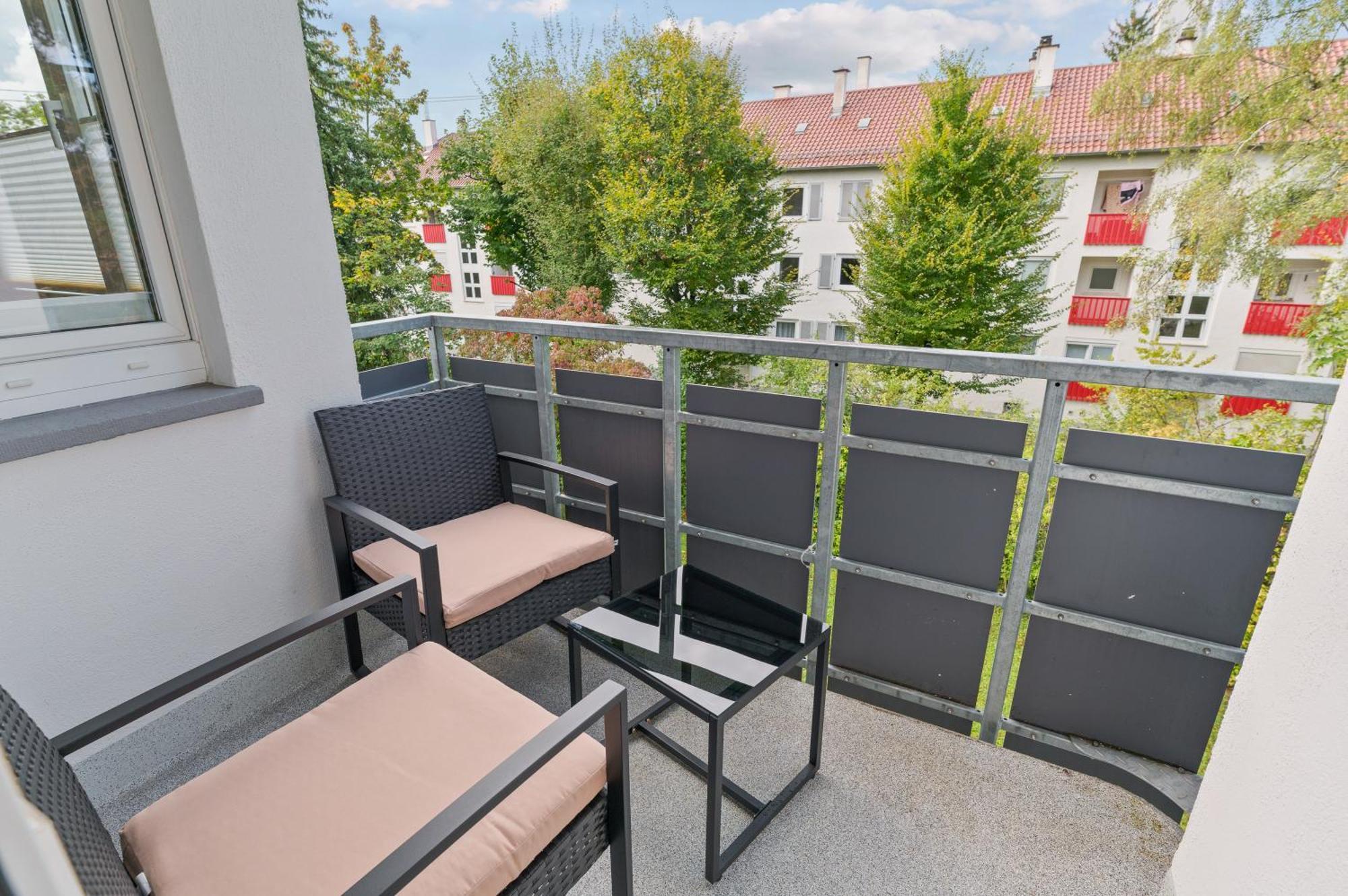 Westside Flat - 5Min To Downtown Appartement Ludwigsburg Buitenkant foto
